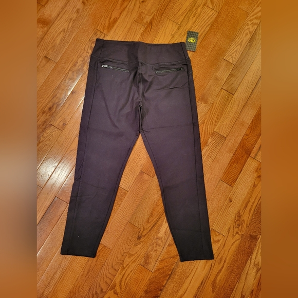 SO SOFT mid rise leggings. Called "commuter pants" - Picture 1 of 3